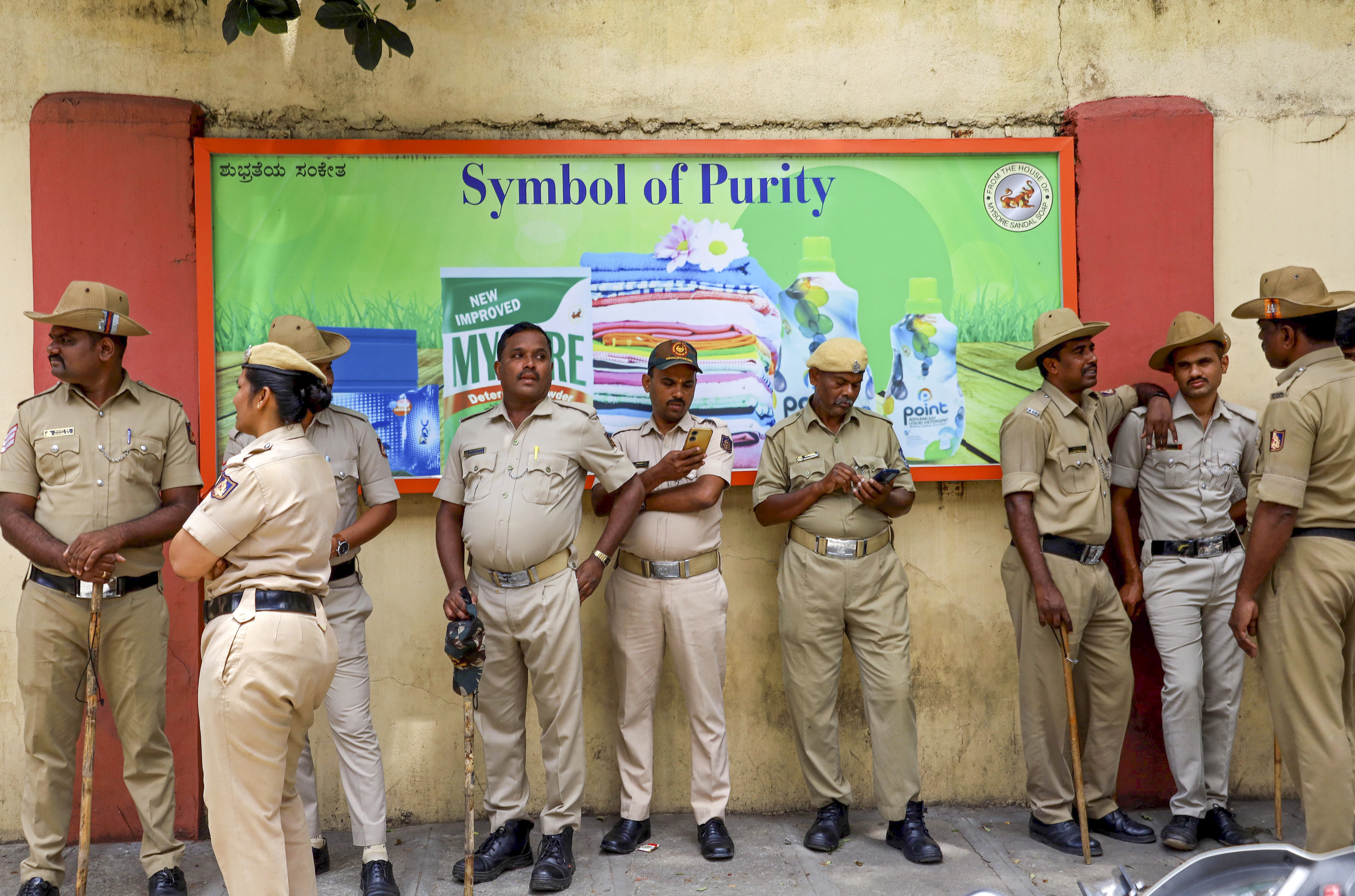 https://salarnews.in/public/uploads/images/newsimages/maannewsimage23052025_182926_PTI05_23_2025_000202A (1).jpg